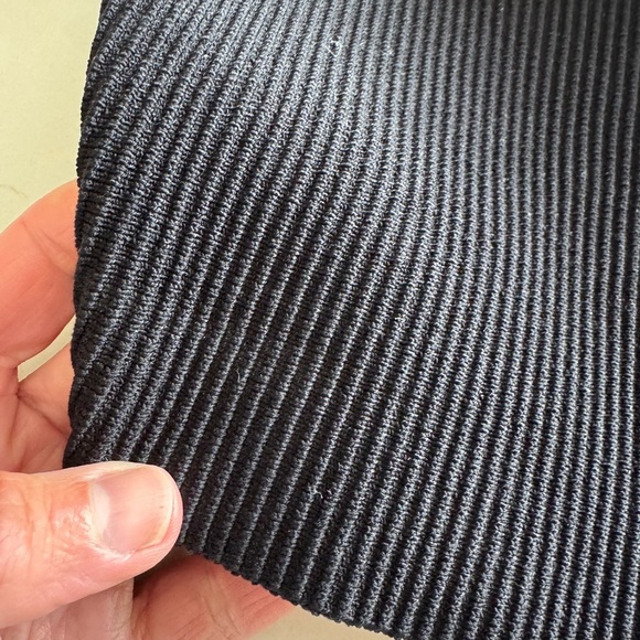 Aritzia Babaton Black Square Neck Crop Top Tapered Short Sleeve / xsmall - Picture 6 of 8